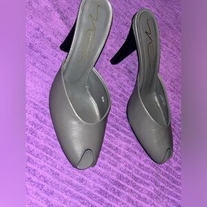 WOMANS NEW PORT GRAY HEELS 👠 SANDALS SIze 8 NIB